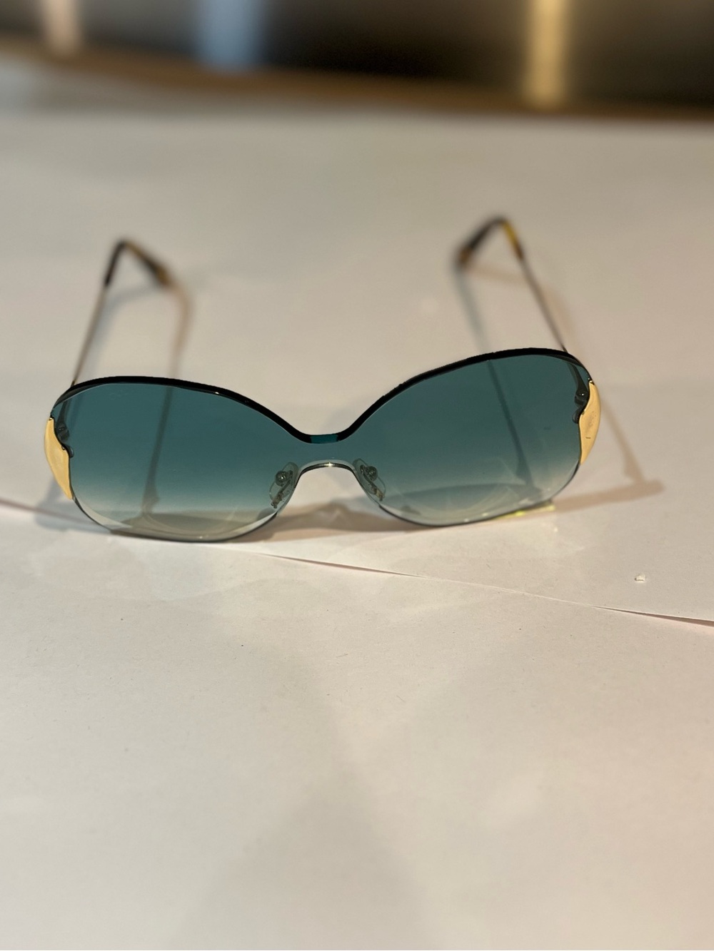 🕶️ NWOT!! Chloé Curtis CE162S 838 Oversized Gold Shield Sunglasses w/ Case